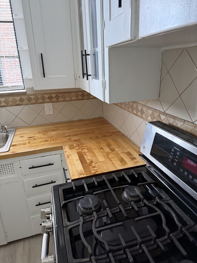 Building Photo - 17612 Prairie St