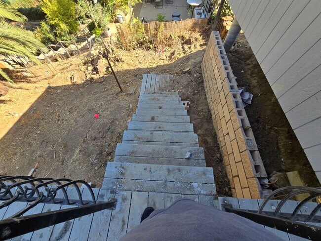 Building Photo - Beautifully Remodeled 3 Bed, 2 Bath Home f...