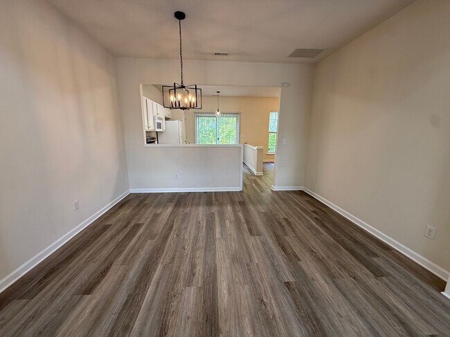 Building Photo - 146 Brentfield Loop