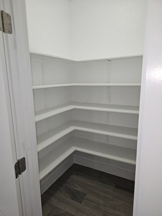 Building Photo - $500 discount for Lease signed in June!