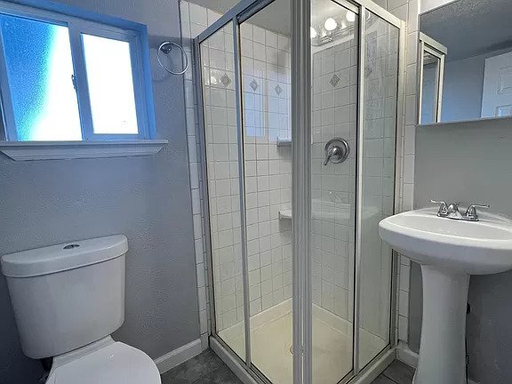 Primary Photo - 625 Juniper St