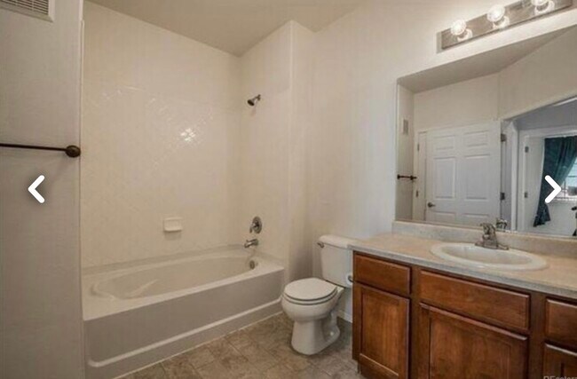 Building Photo - 2672 S Cathay Way