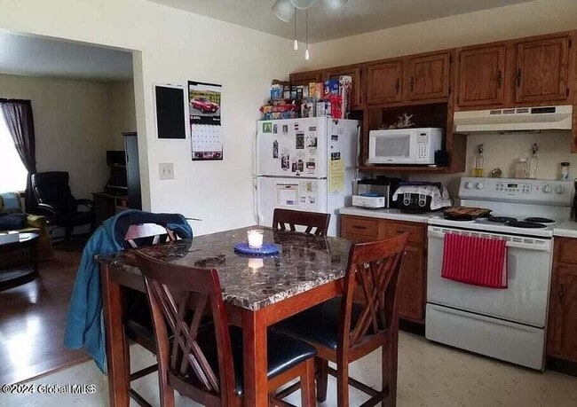 Building Photo - 24 Vosburgh Rd