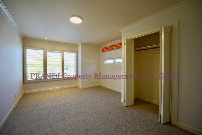 Building Photo - 3 Bartel Ct