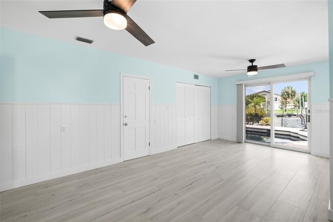 Building Photo - 5541 Bayou Grande Blvd NE