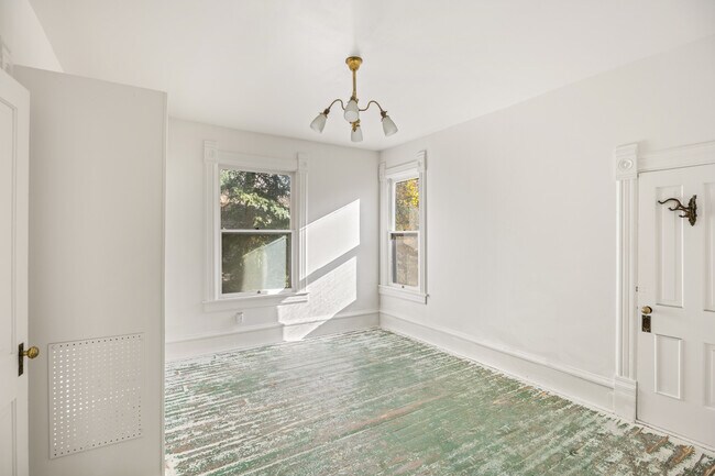 Building Photo - 212 N Monarch St