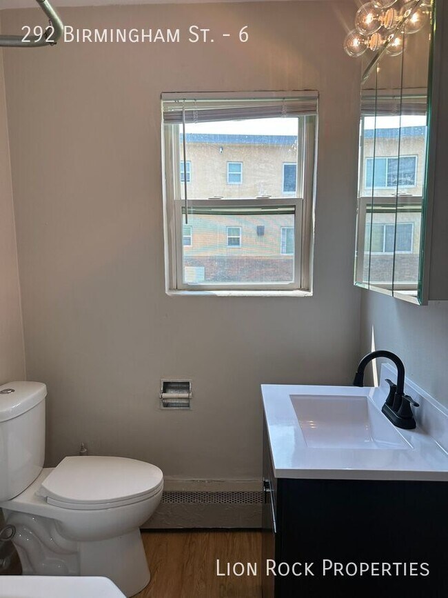 Building Photo - 292 Birmingham St