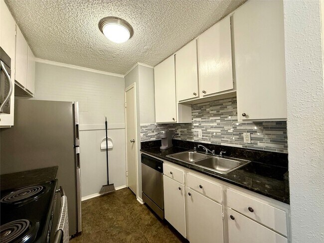 Building Photo - 7950 N Stadium Dr