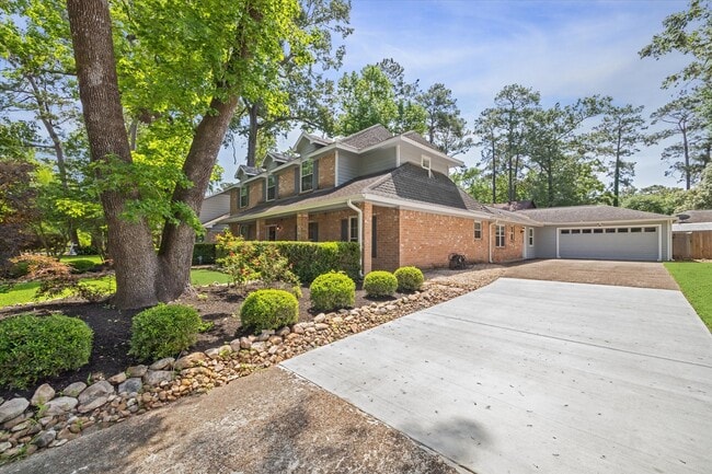 Building Photo - 3106 Redwood Lodge Dr