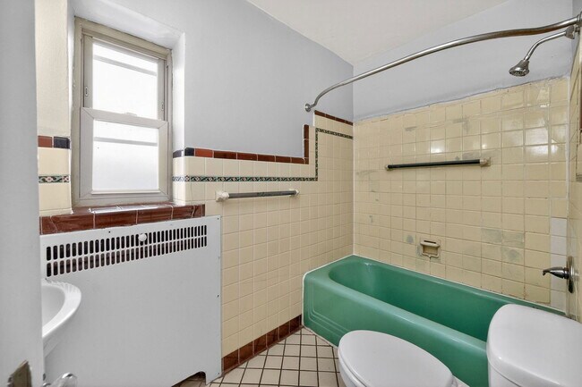 Building Photo - 2802 Digby Ave