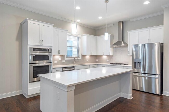 Building Photo - 3430 Steinbeck St