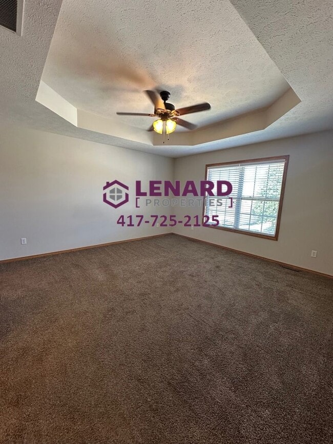 Building Photo - Spacious 3 Bedroom Home Ready for Move In!