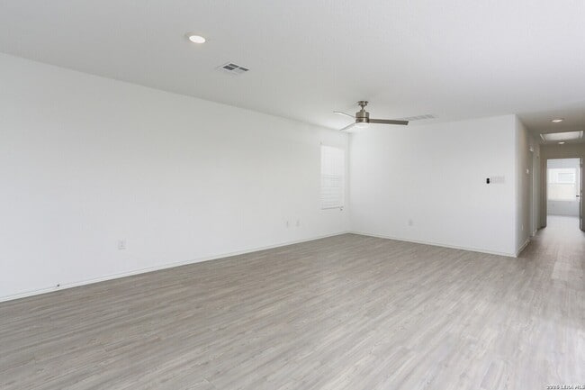 Building Photo - 6503 Scarecrow Wy