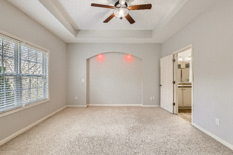 Building Photo - 9136 Scenic View Cir