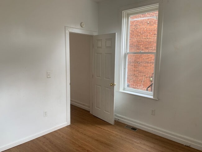 Building Photo - 2 Bedroom 1st Floor-Parking- Penn Park Area York City
