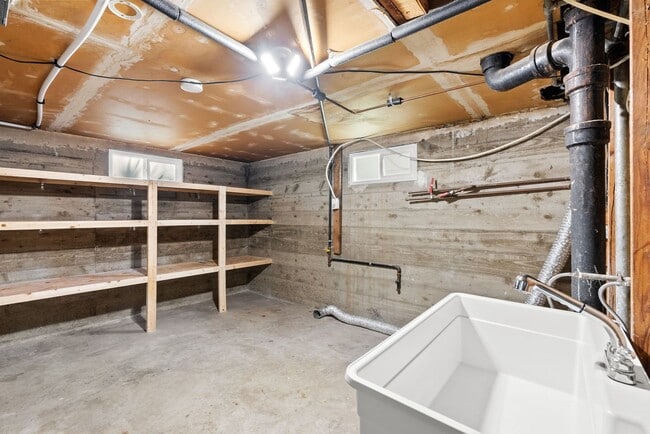 Building Photo - Beautiful South Perry Home