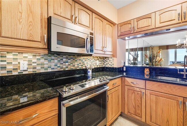 Building Photo - 990 Cape Marco Dr