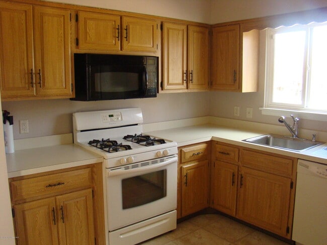 Building Photo - 30 Brunswick Dr