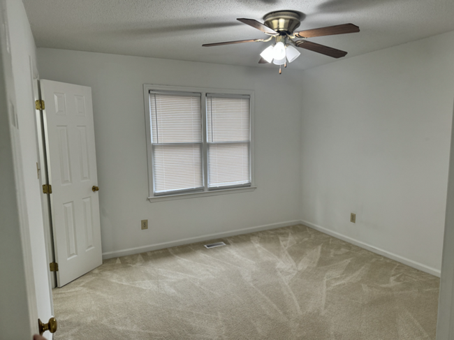 Building Photo - Beautiful Cary Townhome