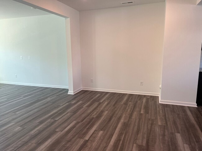 Building Photo - 1456 Jay Rd