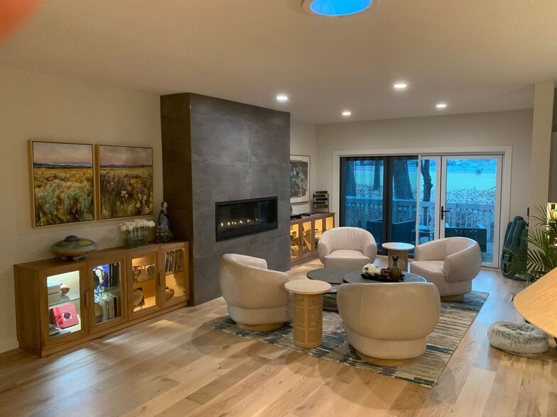 Building Photo - 60733 Willow Creek Loop