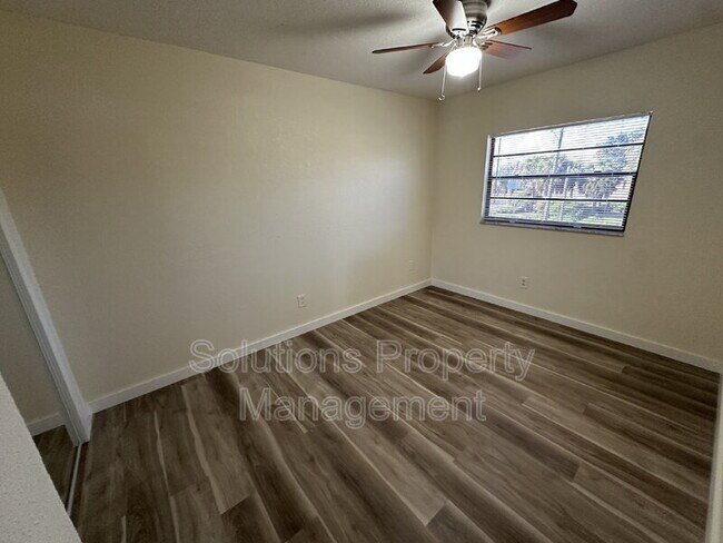 Building Photo - 565 Jackson Ave