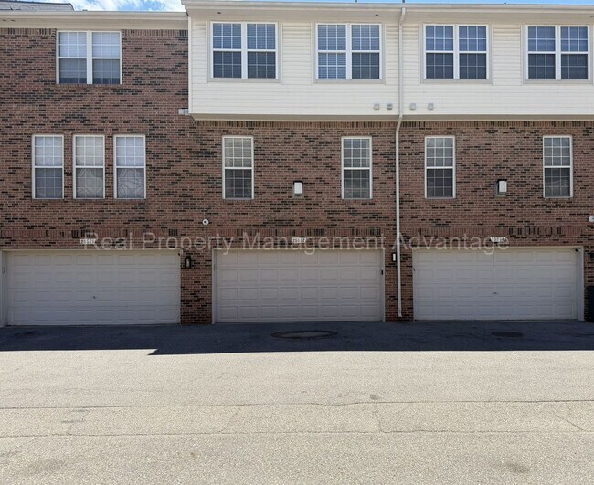 Building Photo - Rare and Modern Downtown Southfield Condo with 3 Beds, 2.5 Baths + 2-Car Garage