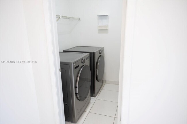 Building Photo - 11830 SW 19th Ln