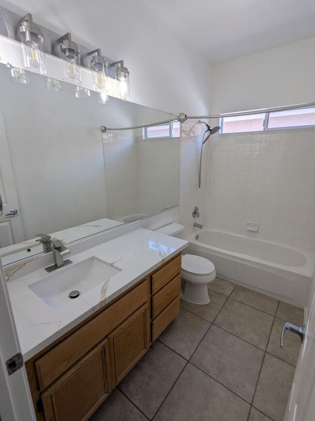 Building Photo - 1016 Royal Plum Ln