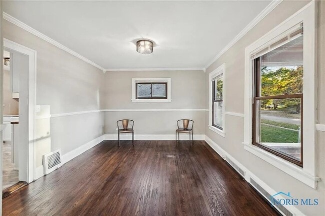 Building Photo - 4422 Overland Pkwy