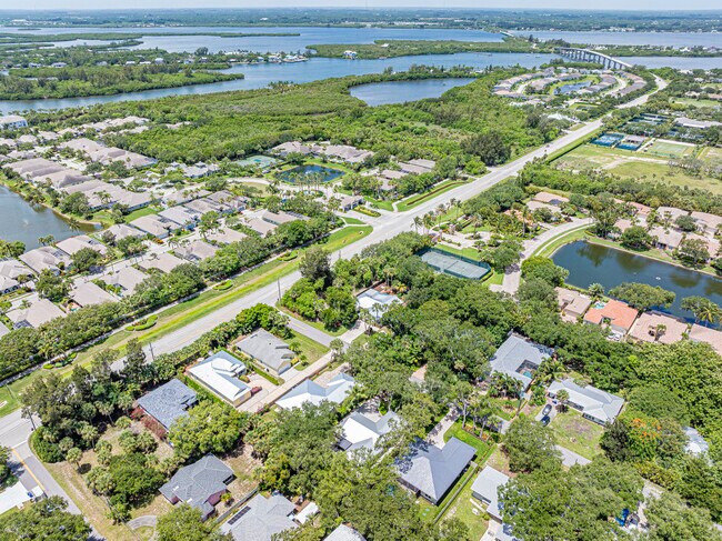 Building Photo - 9340 Frangipani Dr