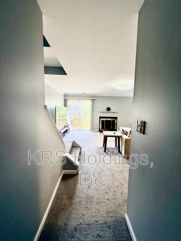 Building Photo - 4232 Stockbridge Dr