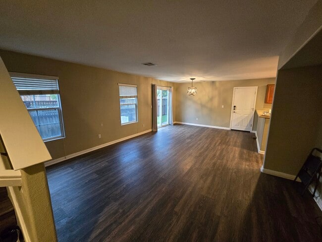 Building Photo - 2761 Whitney Dr