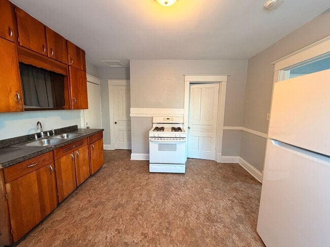 Building Photo - 2223 53rd St