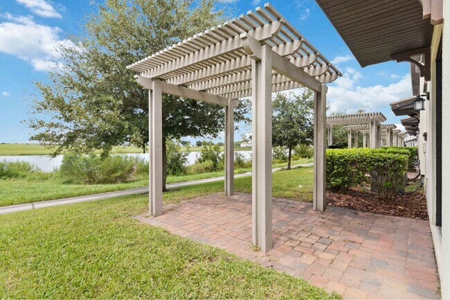 Building Photo - 1318 Royal St. George Blvd