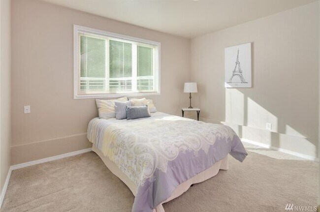 Building Photo - Bothell Home