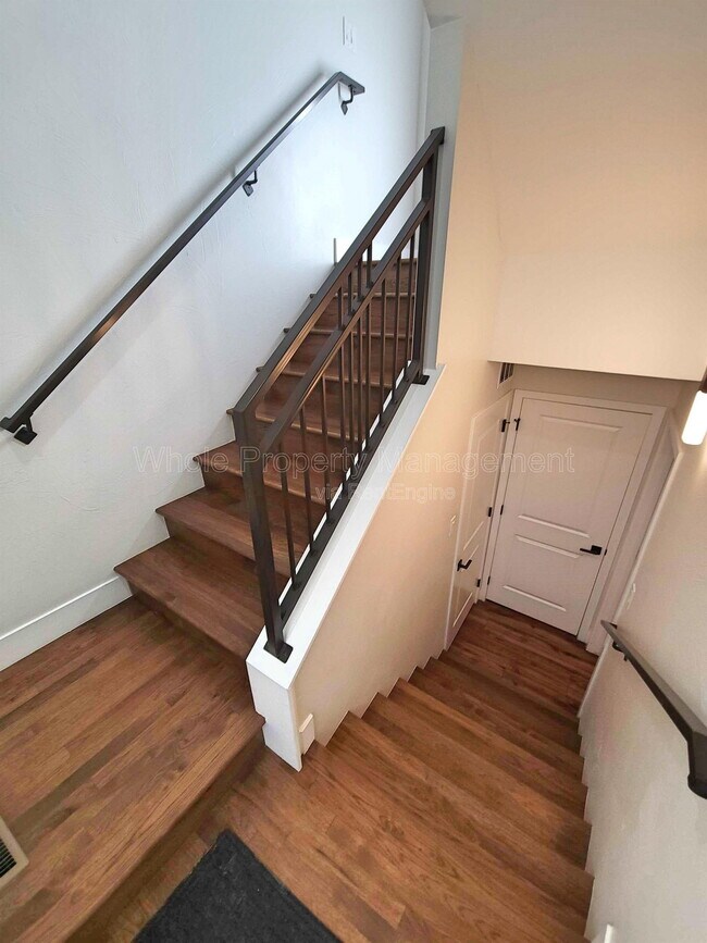 Building Photo - 3303 Navajo St