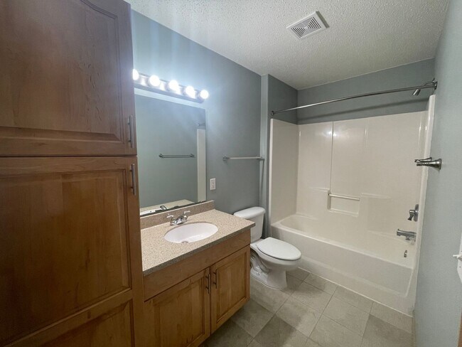 Building Photo - Beautiful West Fargo Twinhome