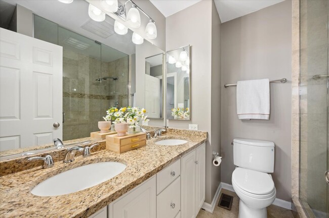 Building Photo - 1214 W School St