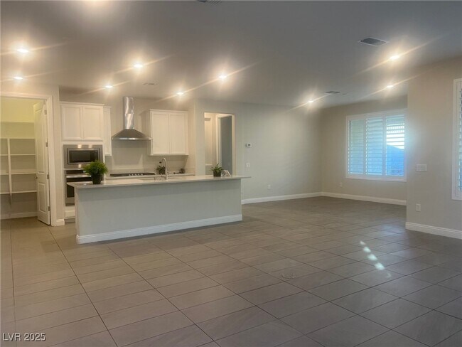 Building Photo - 2110 Millergrove Ave