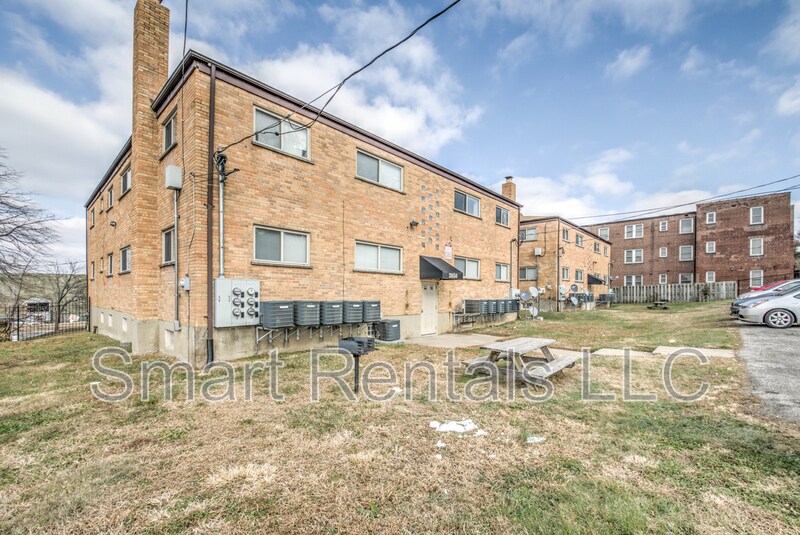 Building Photo - 3850 Park Ave