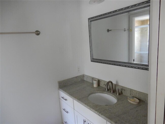 Building Photo - 853 2nd Ave S