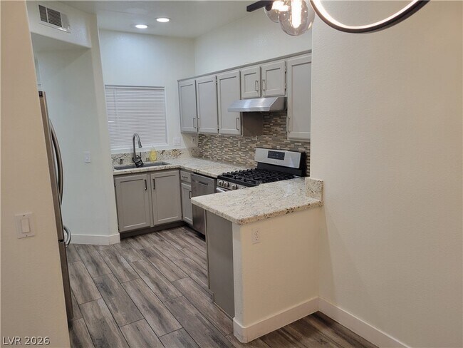 Building Photo - 2117 Echo Bay
