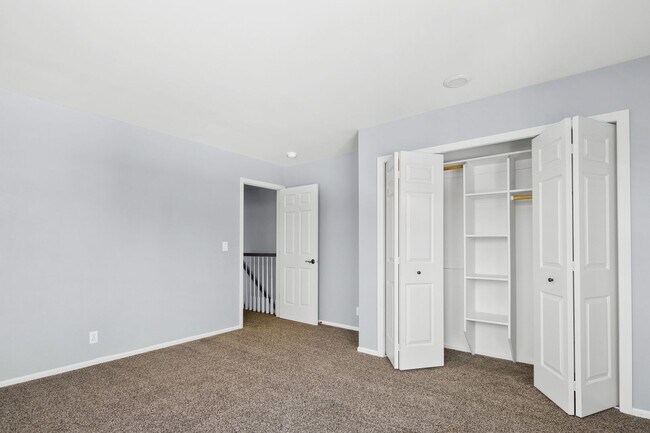 Building Photo - Parkside Paradise: Spacious 5-Bed Luxury in Hobble Creek