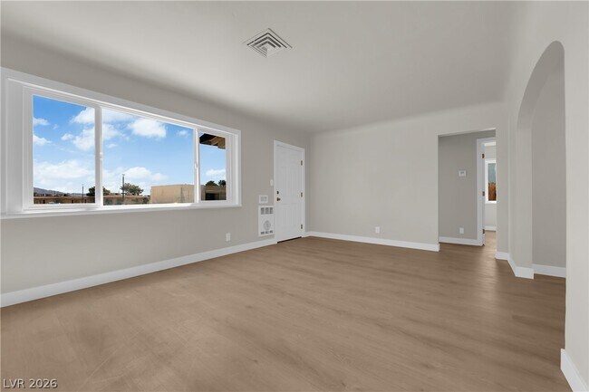 Building Photo - 433 N 10th St