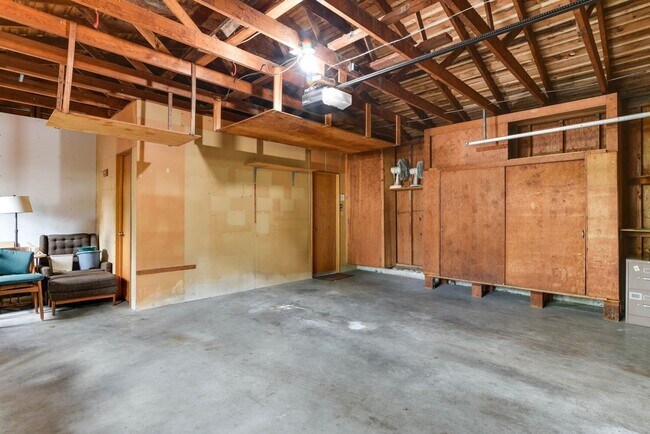 Building Photo - Terra Linda Home - 3 Bedrooms, 2 Baths, 1,...