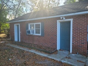 Building Photo - 2400 Bell St