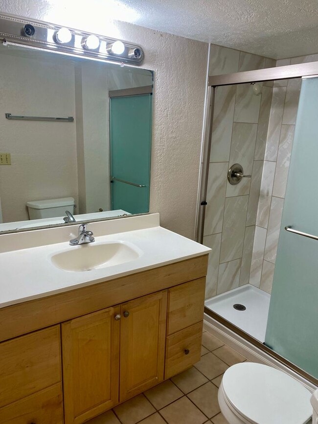 Building Photo - Available for 2026-2027 Fall Pre-Leasing! ...