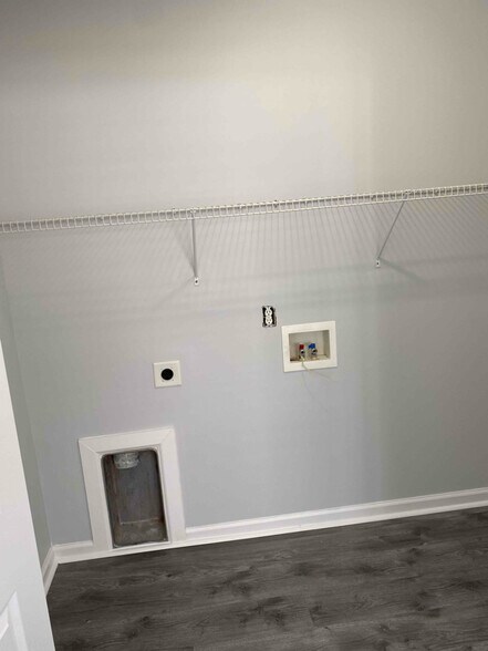 Building Photo - 247 Blue Savannah St