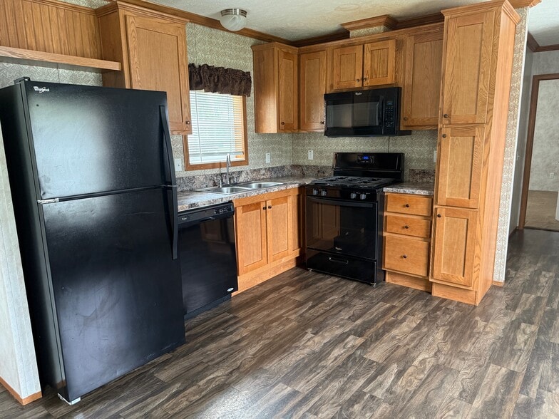 Primary Photo - 518 S English Creek Rd